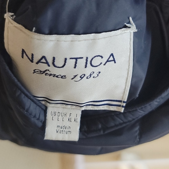 reversible packable jacket PRICED TO SELL - Picture 6 of 6